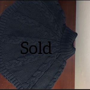 Girls poncho with sleeves